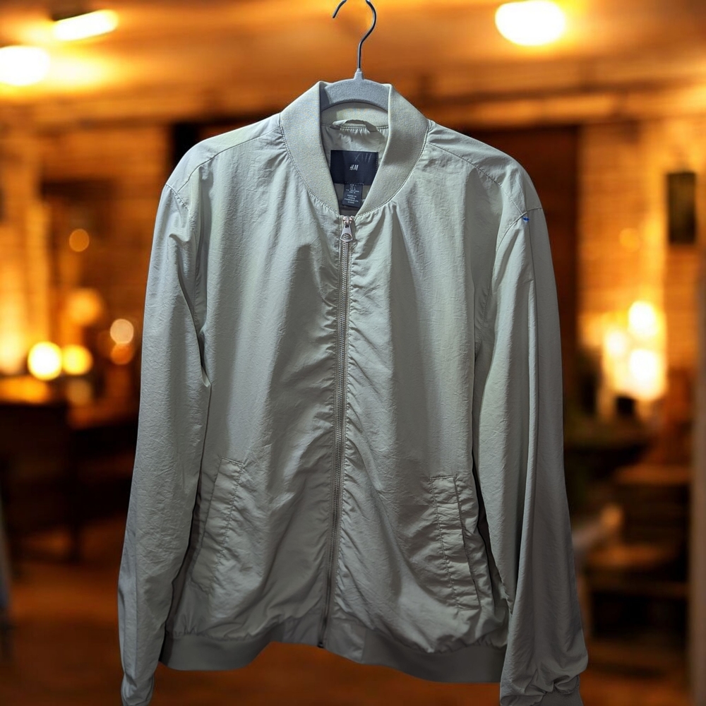 H&M Men's Light Gray Bomber lightweight Jacket size L